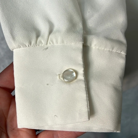 Lee Mar Pageant Vintage 1970s Ivory Blouse with Embrioidered Floral Cutouts - Picture 11 of 11